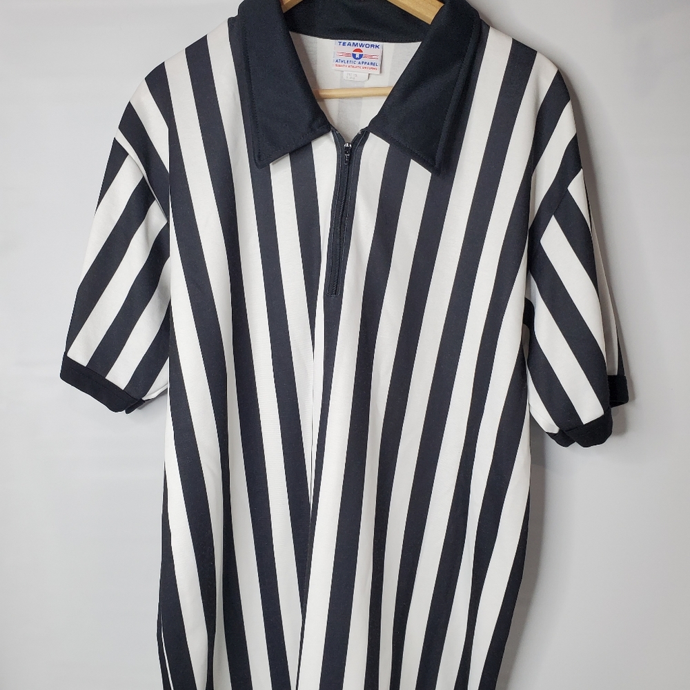 Teamwork black and white vertical straps size XL